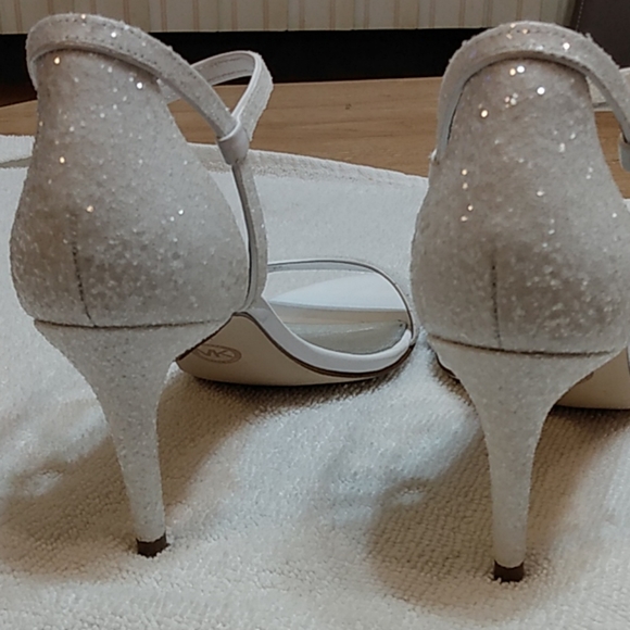 Simone Mid Sandal - Picture 2 of 3